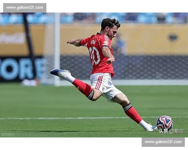 本菲卡中场吐露心声:雷暴中断打乱节奏,湿度成致命伤 本菲卡中场吐露心声:雷暴中断打乱节奏,湿度成致命伤